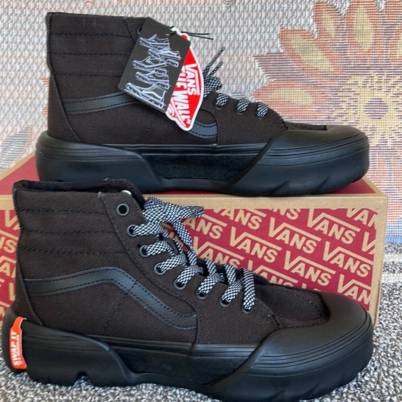 Vans Shoes - Vans WMNS Sk8-Hi Tapered
Heavy Canvas Blackout
VN0A7Q5T10J
Sneakers